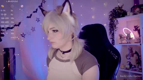 Snapshot of vronnier chatting on 11-26-25, 02:07 vronnier online show from 11-26-25, 02:07