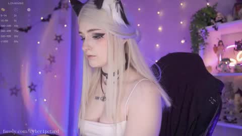 Snapshot of vronnier chatting on 02-12-26, 04:02 vronnier online show from 02-12-26, 04:02