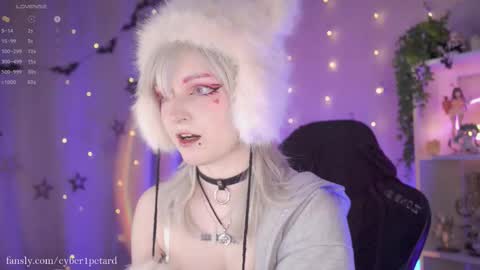 Snapshot of vronnier chatting on 02-14-26, 03:31 vronnier online show from 02-14-26, 03:31