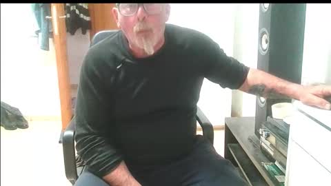 Snapshot of vuda77 chatting on 02-28-26, 04:41 oscar online show from 02-28-26, 04:41