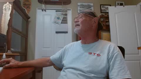 Snapshot of vueuorme chatting on 02-15-26, 02:58 Vueuorme online show from 02-15-26, 02:58