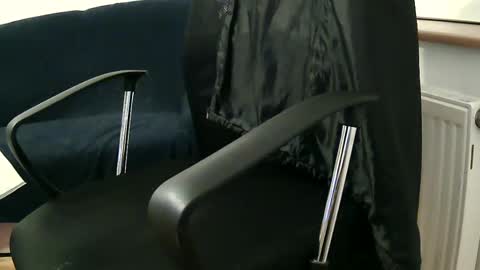 Snapshot of vulkan12p chatting on 02-06-25, 04:25 Daniel online show from 02-06-25, 04:25