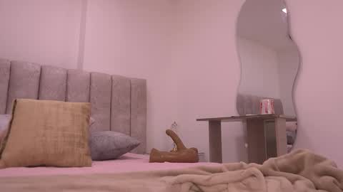 Violeta online show from 11-11-25, 03:06