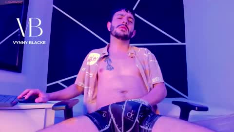 Snapshot of vynny_blacke_ chatting on 02-10-26, 04:16 Vynny Blacke online show from 02-10-26, 04:16