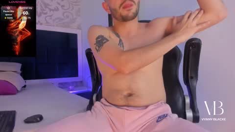 Snapshot of vynny_blacke_ chatting on 03-03-26, 04:18 Vynny Blacke online show from 03-03-26, 04:18