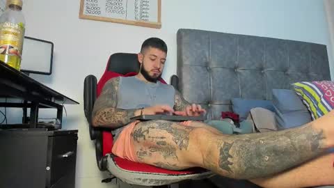 vyxen_ online show from 03-18-26, 08:23