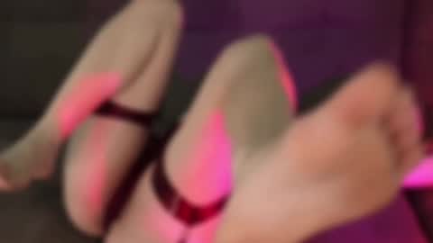 Snapshot of w1xll chatting on 11-30-25, 04:05 Nana online show from 11-30-25, 04:05