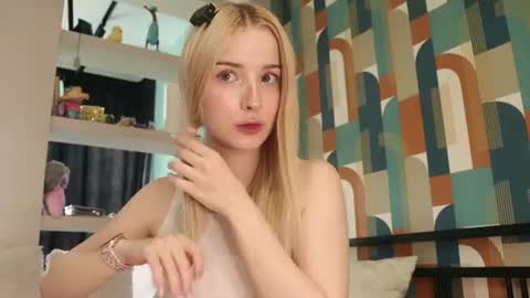 Nana online show from 07-12-26, 10:17