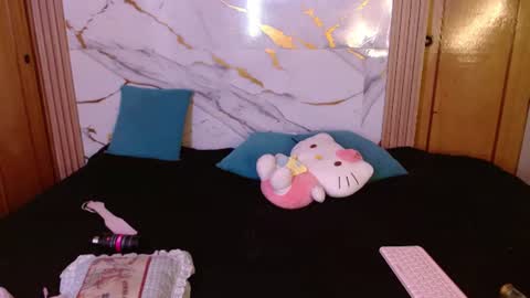 Snapshot of w_kittycat chatting on 06-22-26, 04:48 kitty SUPORT ME AND MY BABY SINGLE MOMY online show from 06-22-26, 04:48