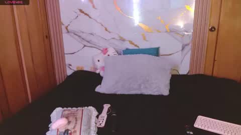 Snapshot of w_kittycat chatting on 07-14-26, 10:21 kitty SUPORT ME AND MY BABY SINGLE MOMY online show from 07-14-26, 10:21
