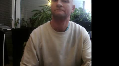 Snapshot of wailersgun chatting on 12-23-24, 10:23 wailersgun online show from 12-23-24, 10:23