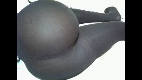 Snapshot of wakanda_43 chatting on 02-08-25, 02:04 candy online show from 02-08-25, 02:04