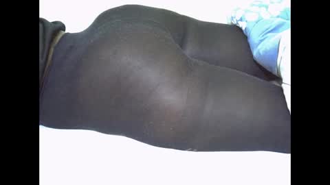 Snapshot of wakanda_43 chatting on 09-19-25, 07:14 candy online show from 09-19-25, 07:14