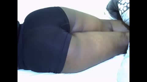 Snapshot of wakanda_43 chatting on 09-23-25, 10:40 candy online show from 09-23-25, 10:40