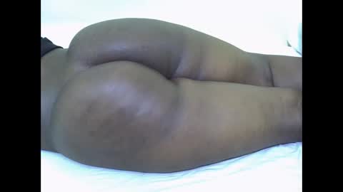 Snapshot of wakanda_43 chatting on 09-30-25, 02:33 candy online show from 09-30-25, 02:33