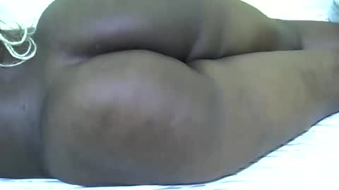 Snapshot of wakanda_43 chatting on 10-08-25, 02:42 candy online show from 10-08-25, 02:42