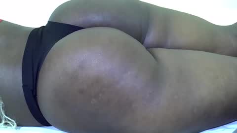 Snapshot of wakanda_43 chatting on 10-20-25, 02:39 candy online show from 10-20-25, 02:39