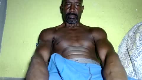 Snapshot of waleswusup chatting on 12-08-24, 05:50 Champion Lover online show from 12-08-24, 05:50