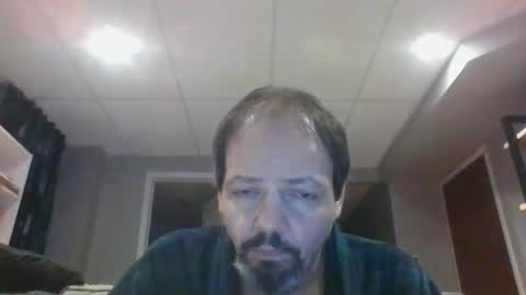 walker033 online show from 12-17-25, 04:51