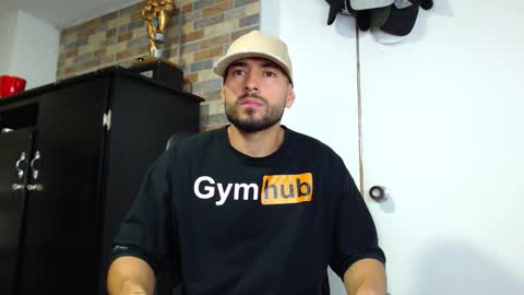 Snapshot of walter_brownn01 chatting on 12-20-25, 07:21 WALTER BROWN online show from 12-20-25, 07:21