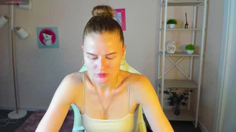 Snapshot of wanda_gomez chatting on 09-15-25, 02:39 Wanda online show from 09-15-25, 02:39