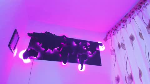 Snapshot of wanda_liones chatting on 01-17-25, 03:53 Wanda online show from 01-17-25, 03:53