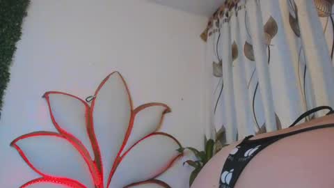 Snapshot of wanda_liones chatting on 02-28-25, 05:15 Wanda online show from 02-28-25, 05:15