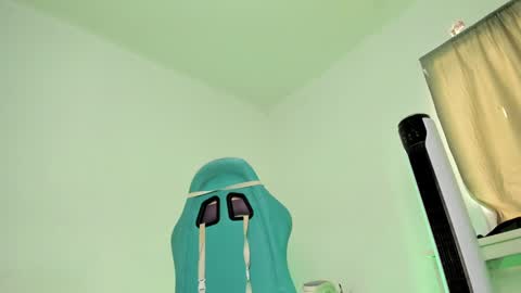 Snapshot of wandadoll chatting on 01-22-25, 05:38 Wanda online show from 01-22-25, 05:38
