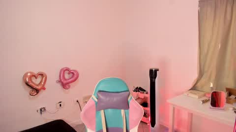 Snapshot of wandadoll chatting on 02-15-25, 06:44 Wanda online show from 02-15-25, 06:44