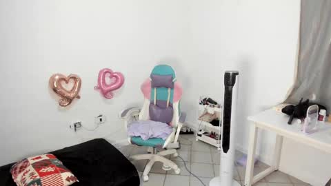Snapshot of wandadoll chatting on 02-15-25, 09:48 Wanda online show from 02-15-25, 09:48