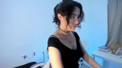 Snapshot of wandadoll chatting on 02-23-25, 07:17 Wanda online show from 02-23-25, 07:17