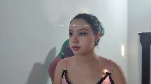 Snapshot of wandadoll chatting on 10-19-25, 11:33 Wanda online show from 10-19-25, 11:33