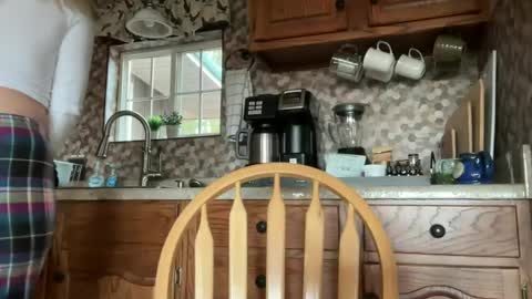 Snapshot of wanderlustjade chatting on 01-06-25, 09:32 Jade  Adonis online show from 01-06-25, 09:32