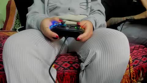 Snapshot of waningrosee chatting on 02-12-25, 02:35 Waningrose Lu online show from 02-12-25, 02:35