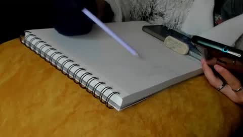 Snapshot of waningrosee chatting on 03-08-25, 07:42 Waningrose Lu online show from 03-08-25, 07:42