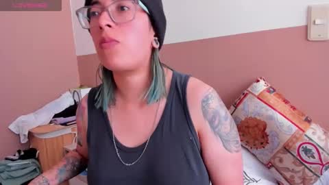 Snapshot of waningrosee chatting on 10-20-25, 04:07 Waningrose Lu online show from 10-20-25, 04:07