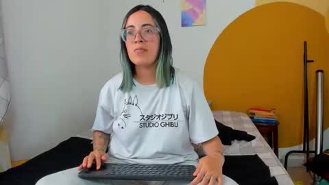 Snapshot of waningrosee chatting on 11-05-25, 05:46 Waningrose Lu online show from 11-05-25, 05:46