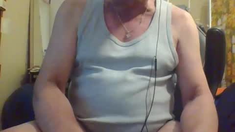 Snapshot of wanky357 chatting on 10-09-25, 08:40 Tibo Love online show from 10-09-25, 08:40