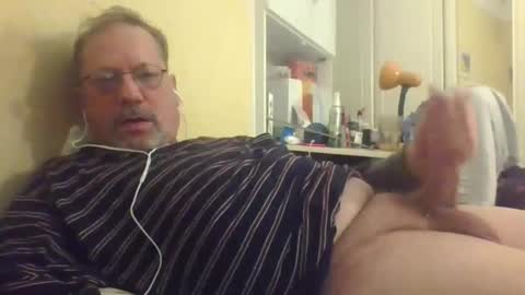 Snapshot of wanky357 chatting on 01-18-26, 10:24 Tibo Love online show from 01-18-26, 10:24