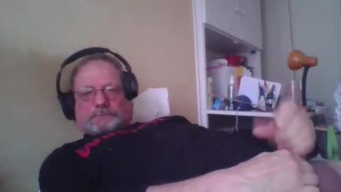 Snapshot of wanky357 chatting on 02-09-26, 07:56 Tibo Love online show from 02-09-26, 07:56