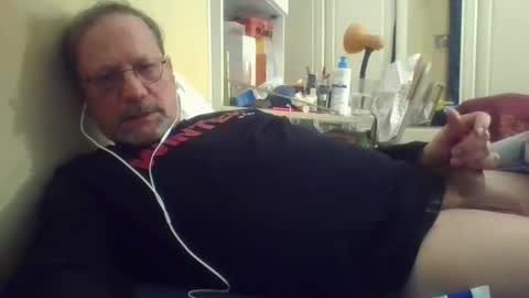 Snapshot of wanky357 chatting on 02-26-26, 10:20 Tibo Love online show from 02-26-26, 10:20