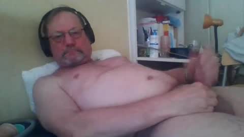 Snapshot of wanky357 chatting on 07-03-26, 01:39 Tibo Love online show from 07-03-26, 01:39