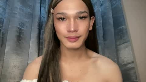 Snapshot of wanna_bewithyouxxx chatting on 06-25-26, 07:57 LIZA online show from 06-25-26, 07:57