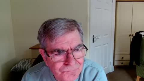 Snapshot of wanttobefree90 chatting on 04-10-26, 01:27 wanttobefree90 online show from 04-10-26, 01:27