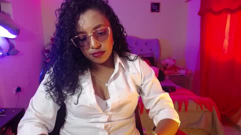 Snapshot of warisgoddes chatting on 12-31-24, 08:02 EMILY online show from 12-31-24, 08:02