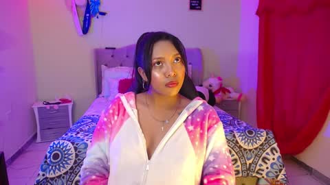 Snapshot of warisgoddes chatting on 01-07-25, 03:57 EMILY online show from 01-07-25, 03:57