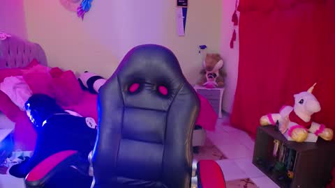 Snapshot of warisgoddes chatting on 01-22-25, 07:46 EMILY online show from 01-22-25, 07:46