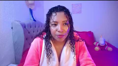 Snapshot of warisgoddes chatting on 09-11-25, 07:30 EMILY online show from 09-11-25, 07:30