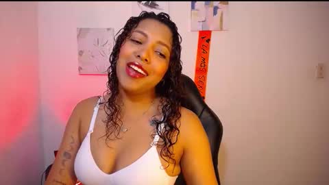 Snapshot of warisgoddes chatting on 10-10-25, 06:18 EMILY online show from 10-10-25, 06:18