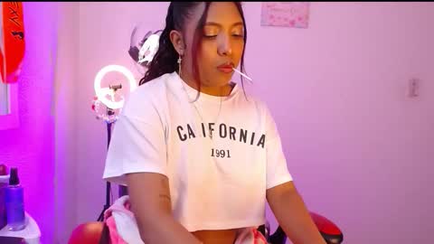 Snapshot of warisgoddes chatting on 02-04-26, 05:35 EMILY online show from 02-04-26, 05:35